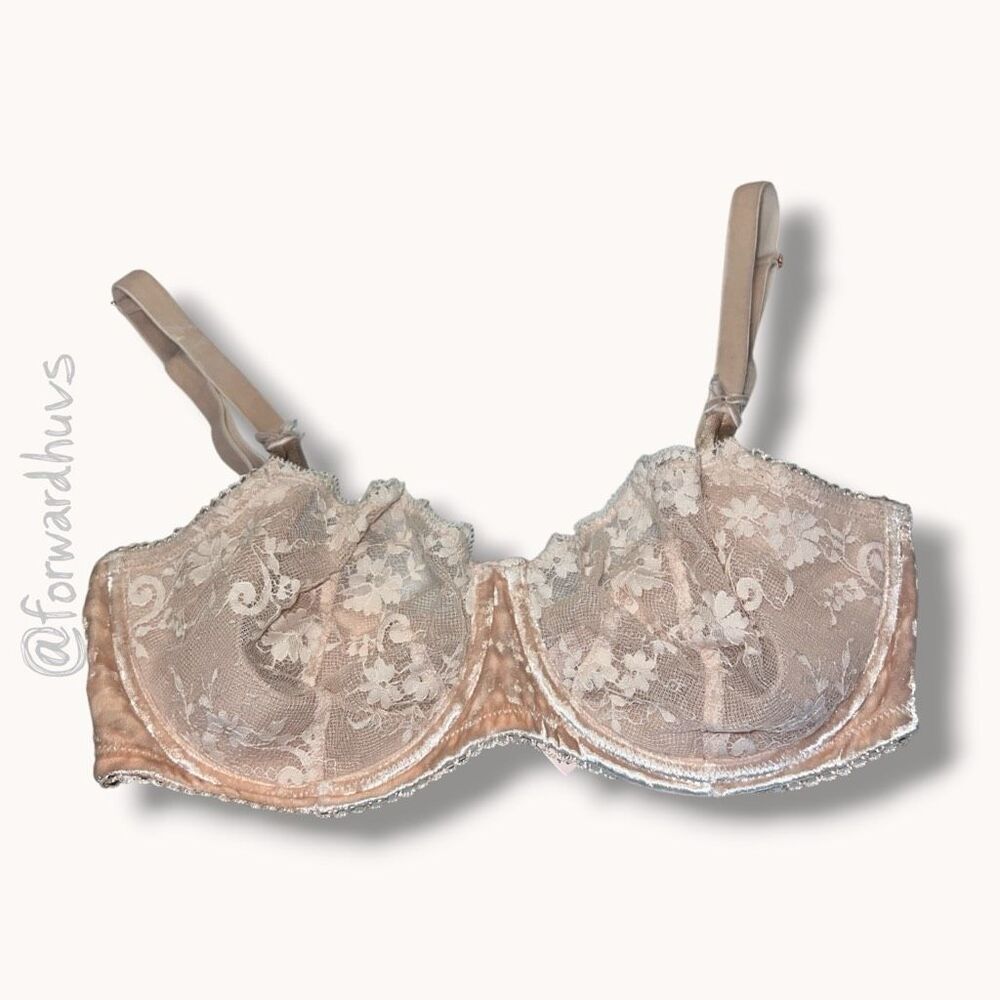 Victoria’s Secret Lace & Velvet Underwire Bra – Size 34DDD